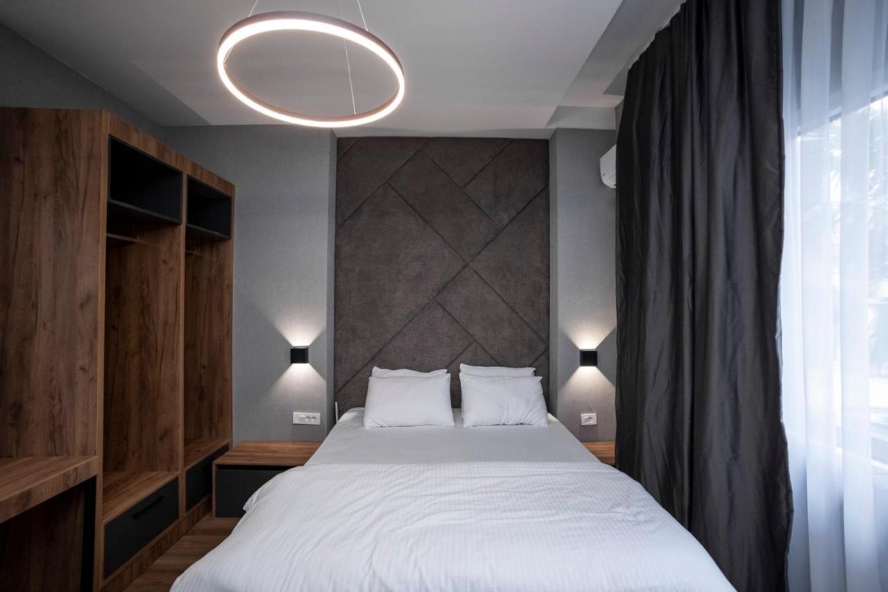 Griffon Bar Food Apartments Struga Exterior foto