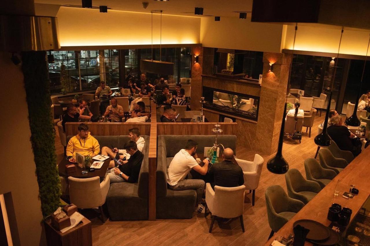 Griffon Bar Food Apartments Struga Exterior foto